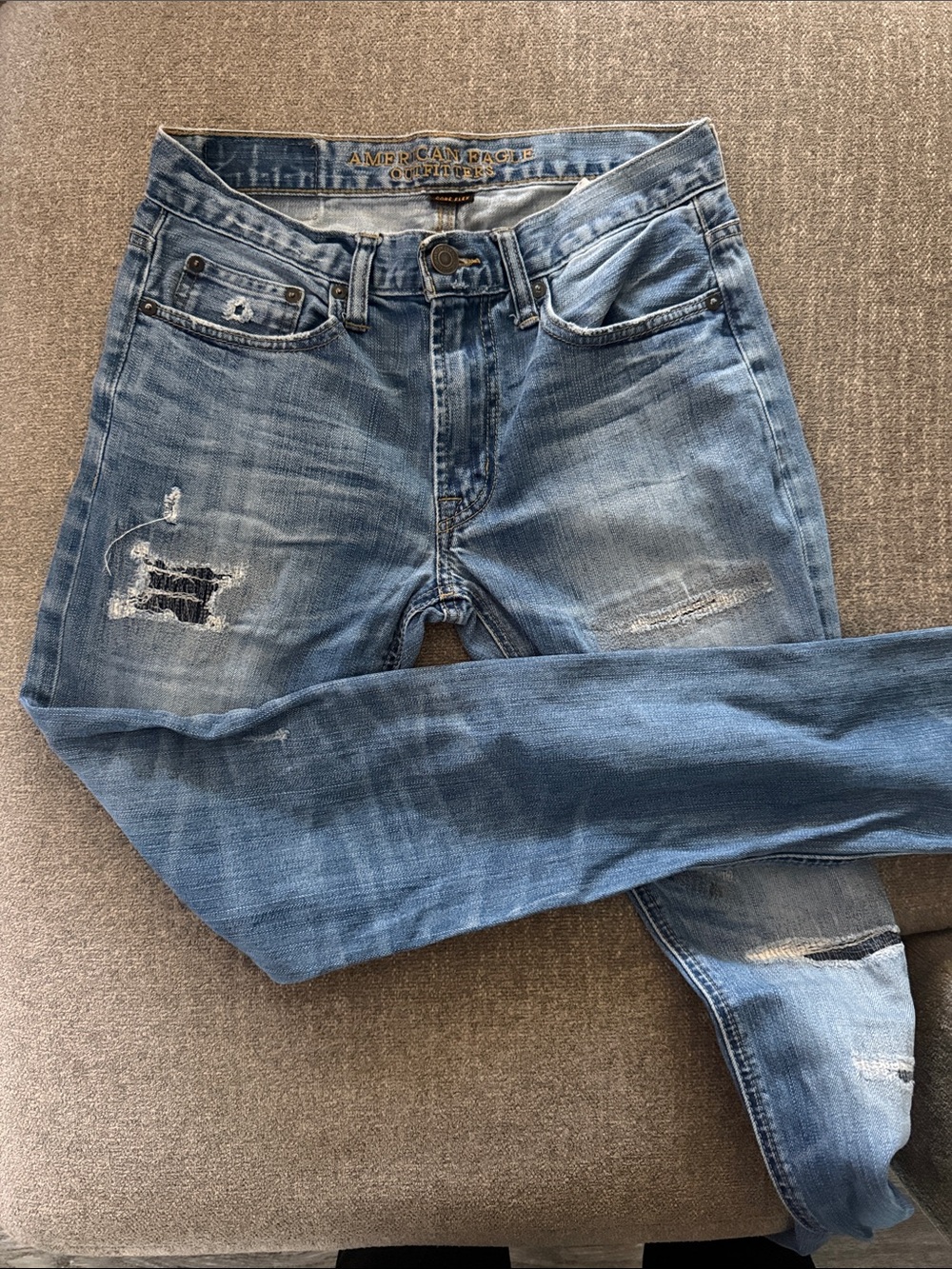 American Eagle Outfitters Light Blue Slim Distressed Men’s Jeans